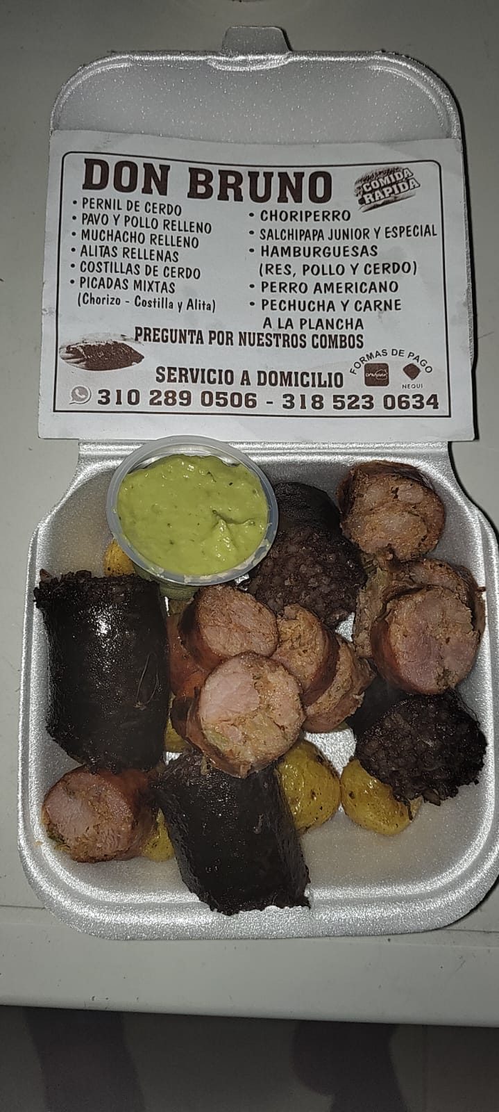 Mixto Costilla + Ala Rellena + Papa + Guacamole